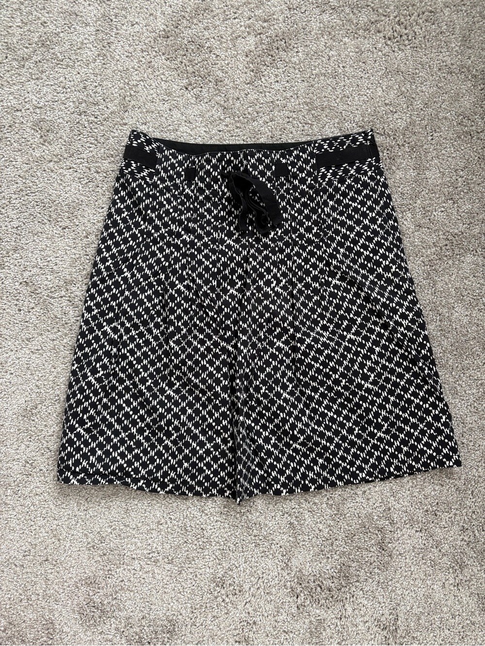 Ann Taylor LOFT Black & White Patterned Women’s A Line Skirt with Drawstring